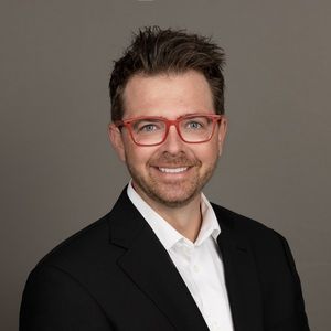 Meet your Posher, Logan